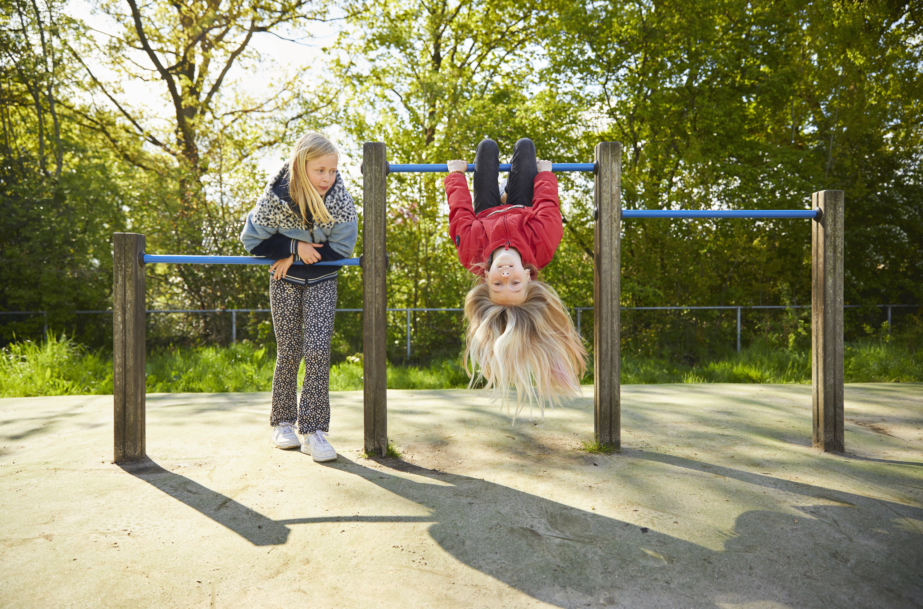 Leerlingen primair onderwijs op het schoolplein
